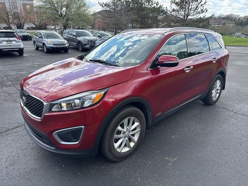 Used 2016 Kia Sorento AWD w/ LX Convenience Package image 3