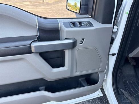 Used 2015 Ford F150 XLT RWD image 13