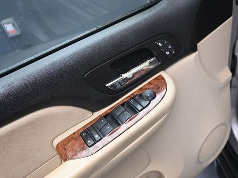 Used 2007 Chevrolet Avalanche LTZ w/ LTZ Preferred Equipment Group image 23