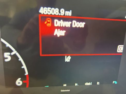 Used 2023 Ford Transit 350 XLT image 5