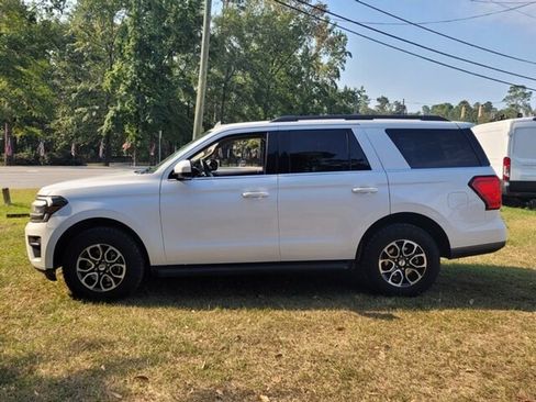 Used 2024 Ford Expedition XLT image 5