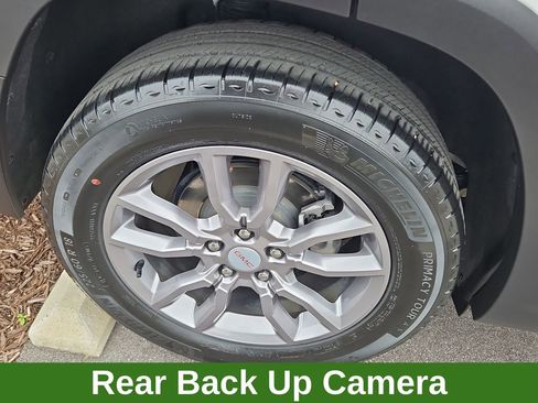 Used 2024 GMC Terrain SLT image 8