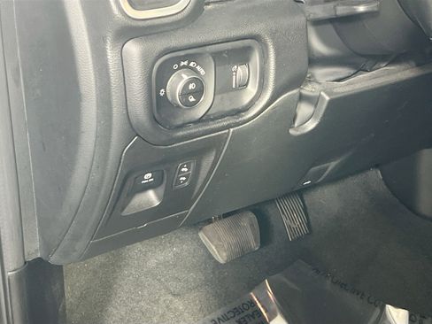 Used 2022 RAM 1500 Big Horn AWD/4WD image 10