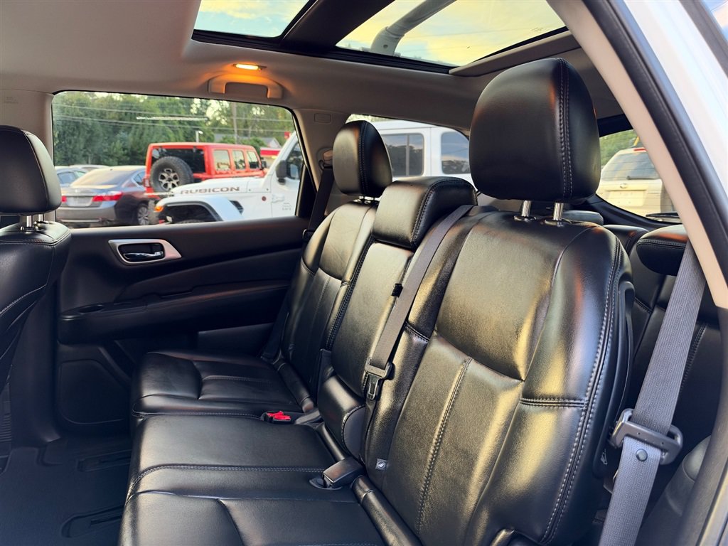 Used 2017 Nissan Pathfinder SL w/ SL Premium Package AWD/4WD image 22