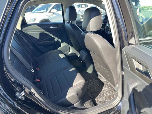 Certified 2024 Volkswagen Jetta SE w/ Panoramic Sunroof Package image 29