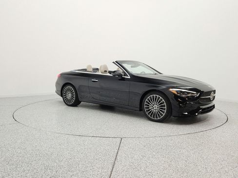 Used 2025 Mercedes-Benz CLE 300 4MATIC Cabriolet image 10