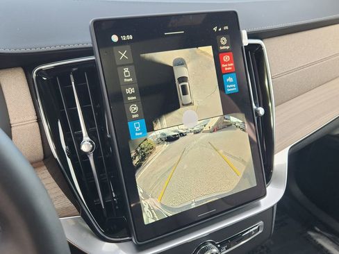 New 2026 Volvo XC90 T8 Plus w/ Protection Package Premier image 8