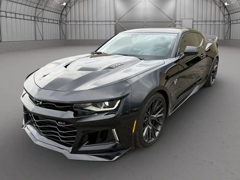 Used 2020 Chevrolet Camaro ZL1 RWD image 14
