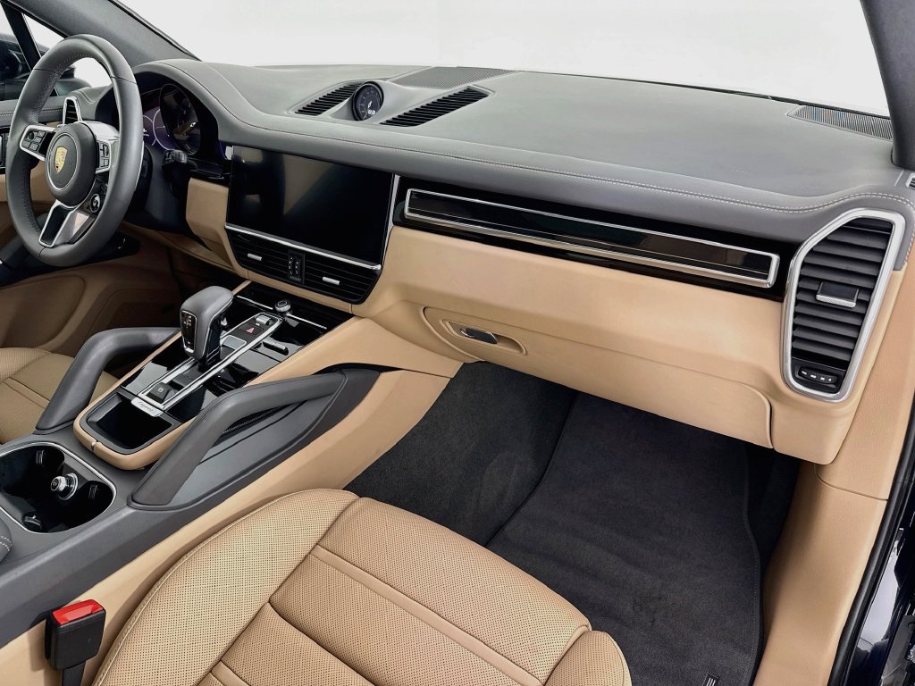 Certified 2023 Porsche Cayenne AWD/4WD image 31
