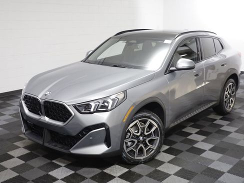 New 2026 BMW X2 xDrive28i w/ Convenience Package AWD/4WD image 2