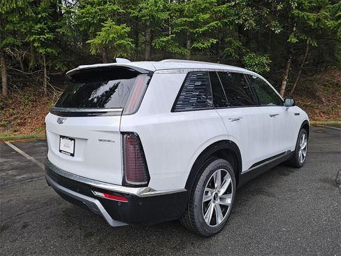 New 2026 Cadillac Vistiq Luxury image 7