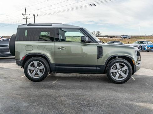 Used 2021 Land Rover Defender 90 First Edition image 4