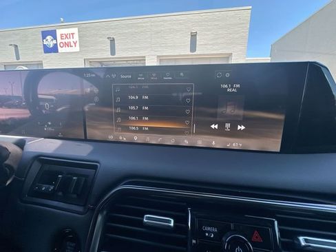 Used 2025 Nissan Armada PRO-4X AWD/4WD image 18