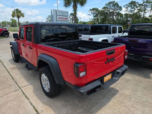 Used 2023 Jeep Gladiator Sport AWD/4WD image 5
