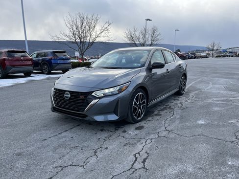 Used 2024 Nissan Sentra SR w/ SR Premium Package image 4