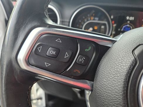 Used 2020 Jeep Gladiator Overland AWD/4WD image 11