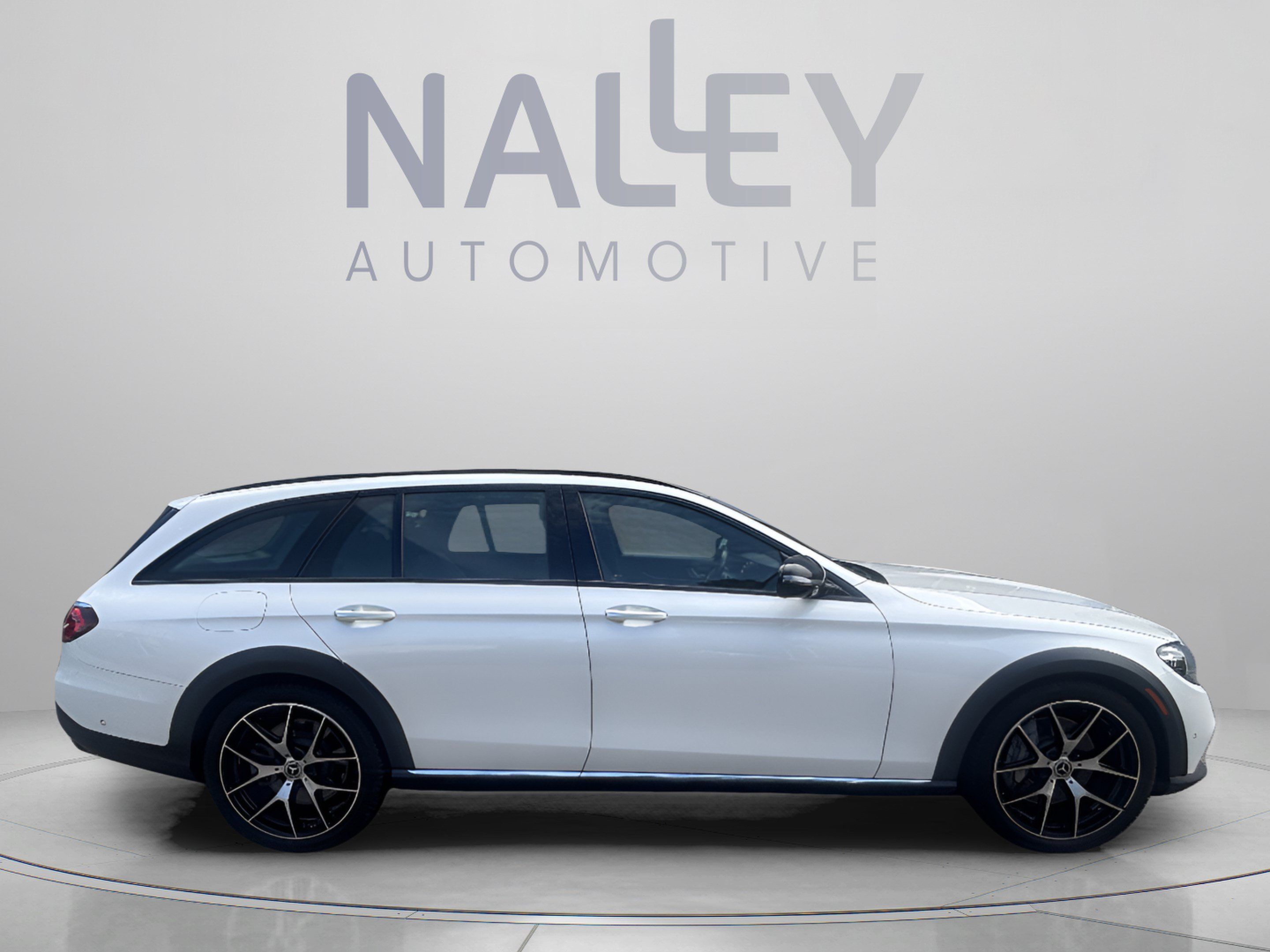 Used 2022 Mercedes-Benz E 450 4MATIC All-Terrain Wagon image 4