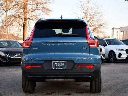 Certified 2025 Volvo XC40 B5 Plus image 6