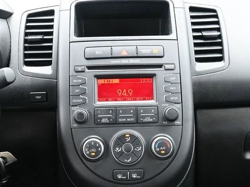 Used 2013 Kia Soul FWD image 20