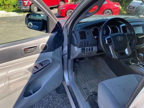 Used 2015 Toyota Tacoma 4x4 Double Cab w/ SR5 Package image 10