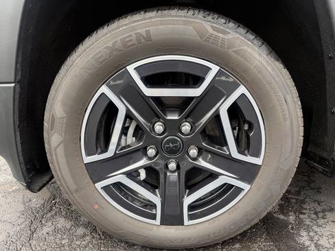 New 2026 Jeep Cherokee Laredo AWD/4WD image 9