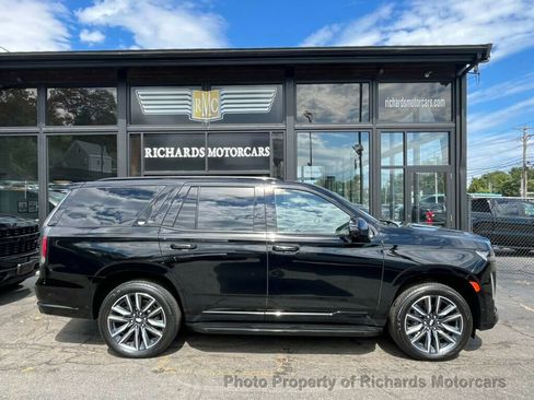 Used 2022 Cadillac Escalade Sport image 2