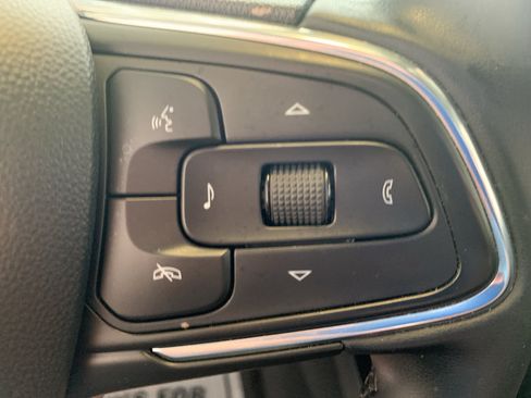 Used 2025 Buick Encore GX Sport Touring w/ Advanced Technology Package FWD image 18