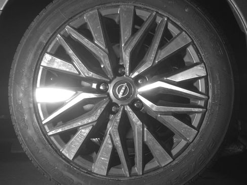 Used 2025 Nissan Altima 2.5 SV FWD image 12
