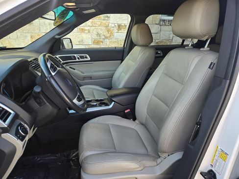 Used 2013 Ford Explorer XLT FWD image 5