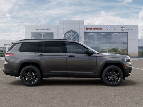 New 2025 Jeep Grand Cherokee L Altitude image 21