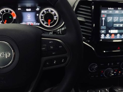 Used 2022 Jeep Cherokee Limited image 29