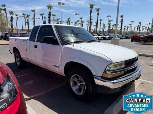 Used 2000 Chevrolet S10 Pickup LS w/ Preferred Equipment Group RWD image 2
