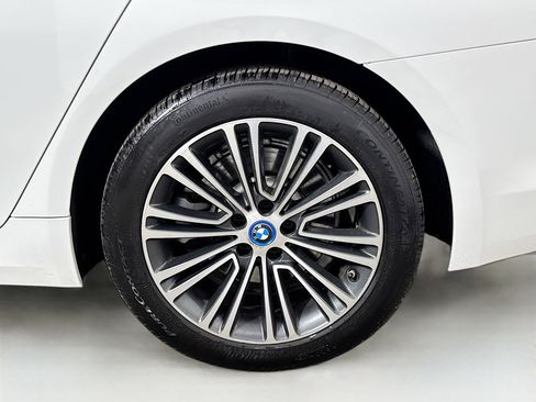 Used 2019 BMW 530e xDrive w/ Convenience Package image 29