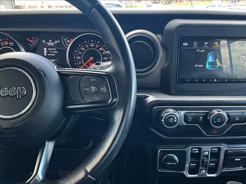 Used 2018 Jeep Wrangler Unlimited Sport S image 12