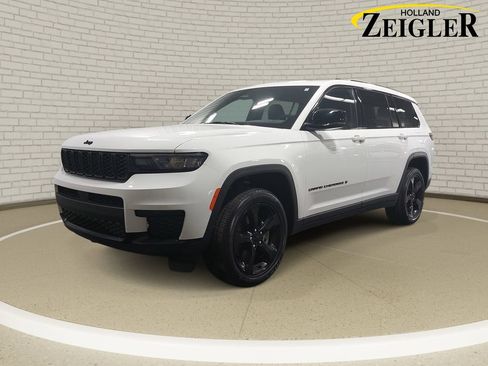 Used 2023 Jeep Grand Cherokee L Laredo AWD/4WD image 1