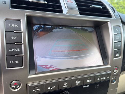 Used 2020 Lexus GX 460 Premium AWD/4WD image 25