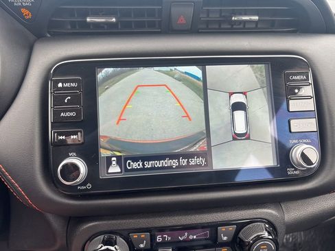 Used 2023 Nissan Kicks SR w/ SR Premium Package FWD image 5