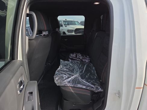 Used 2024 Nissan Frontier PRO-4X w/ Off-Road Protection Package AWD/4WD image 12