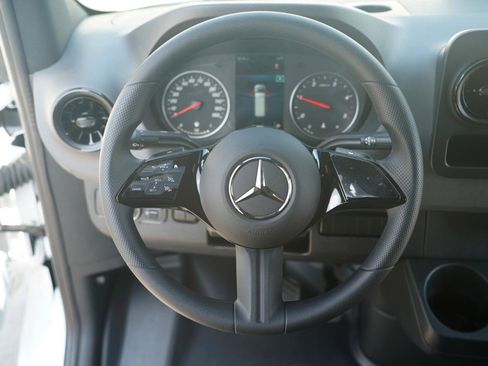 Used 2025 Mercedes-Benz Sprinter 2500 image 15