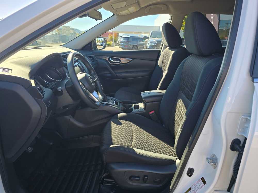 Used 2019 Nissan Rogue SV AWD/4WD image 9