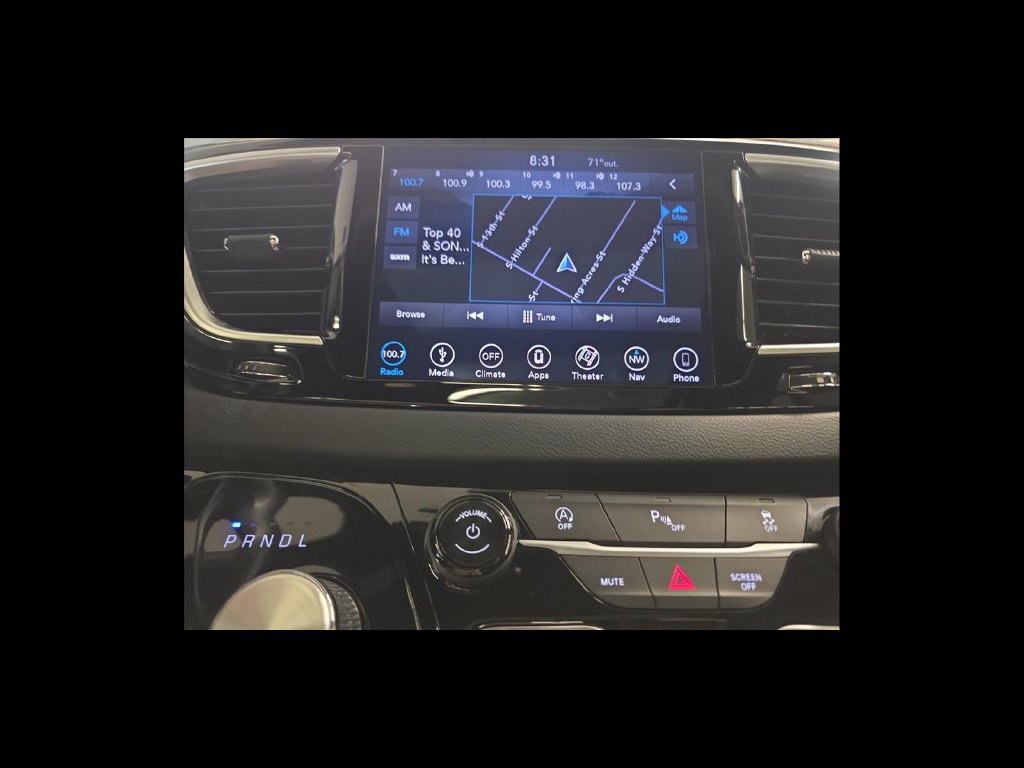 Used 2018 Chrysler Pacifica Touring-L Plus FWD image 22