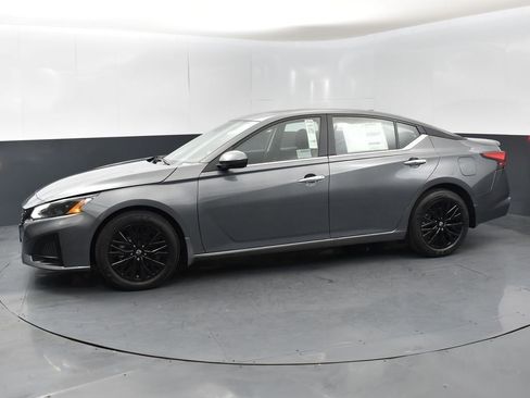 New 2025 Nissan Altima 2.5 SV w/ SV Special Edition Package image 4