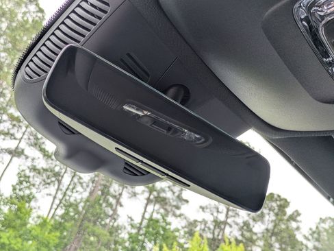 New 2025 Mercedes-Benz GLB 250 image 28