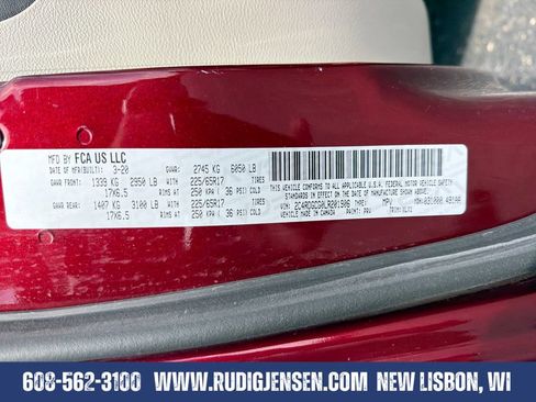 Used 2020 Dodge Grand Caravan SXT FWD image 28