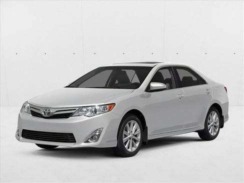 Used 2013 Toyota Camry XLE FWD image 1