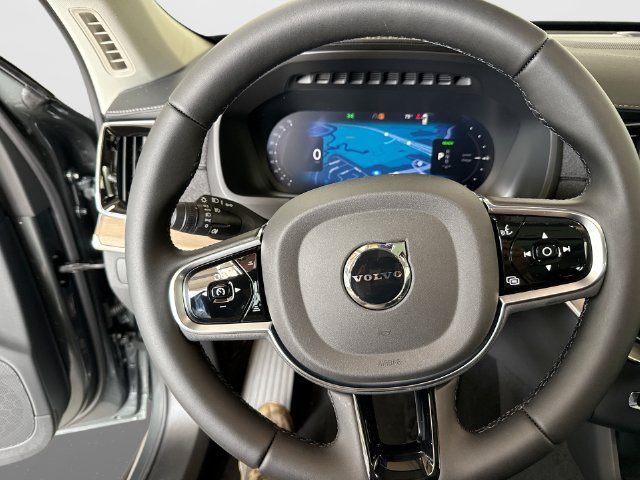 New 2027 Volvo XC90 T8 Plus AWD/4WD image 10