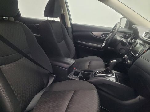 Used 2020 Nissan Rogue SV FWD image 21