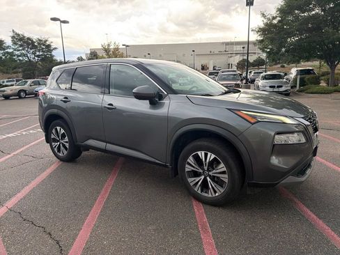 Used 2021 Nissan Rogue SV AWD/4WD image 2