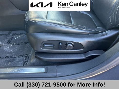 Used 2018 GMC Acadia SLT image 28