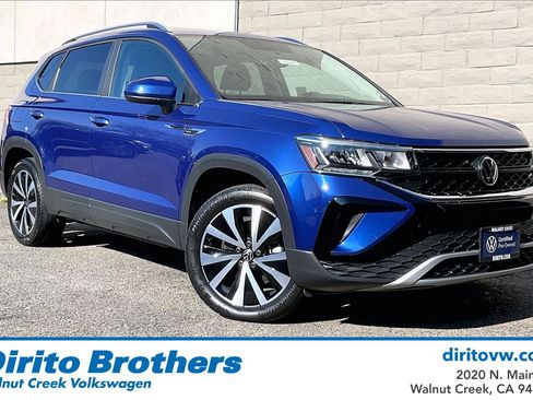 Certified 2022 Volkswagen Taos SE w/ Panoramic Sunroof Package image 1